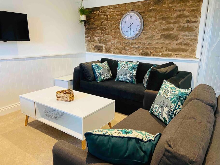 The Mill Stylish Rural Apartment With Beautiful Views Welsh Newton Common Exterior foto