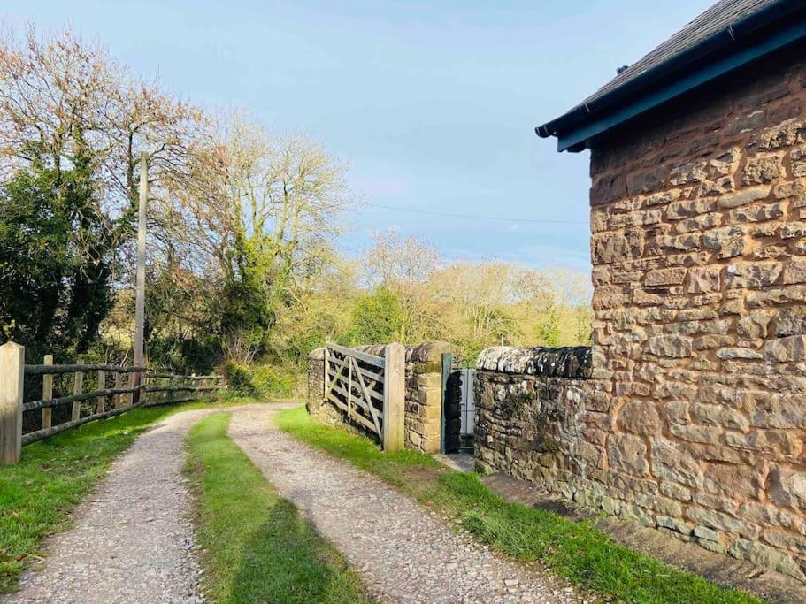 The Mill Stylish Rural Apartment With Beautiful Views Welsh Newton Common Exterior foto