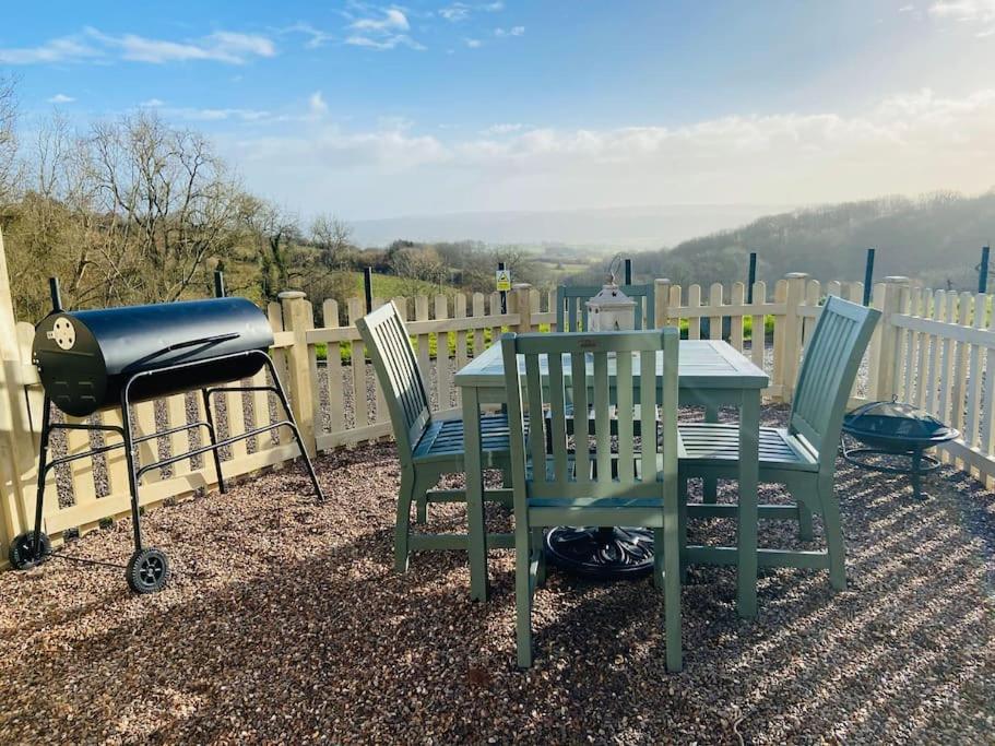 The Mill Stylish Rural Apartment With Beautiful Views Welsh Newton Common Exterior foto