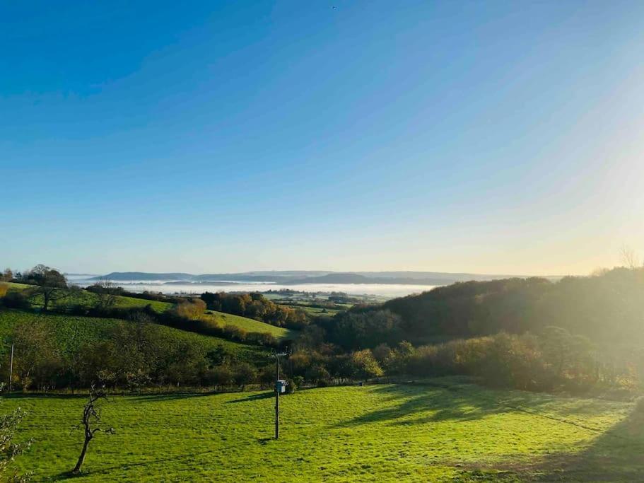 The Mill Stylish Rural Apartment With Beautiful Views Welsh Newton Common Exterior foto